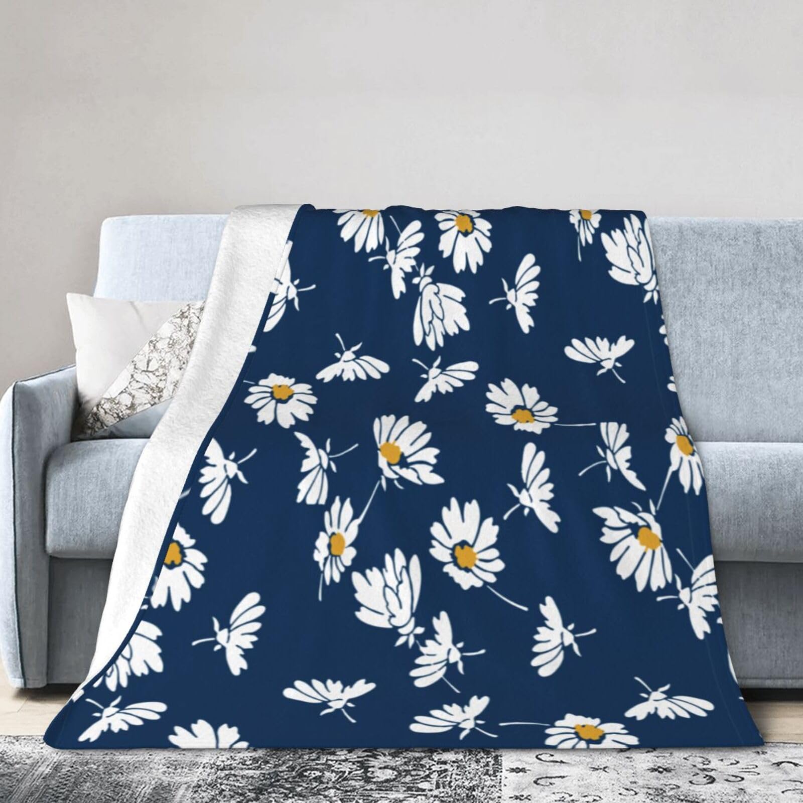 Amazon｜ブランケット 大判 ひざ掛け ネイビーのカモミールの花柄